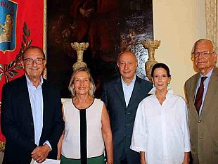 marsala-nuovi-arredi-a-palazzo-fici-grazie-alla-donazione-di-due-concittadini