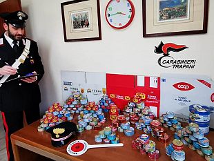 trapani-vigilante-ruba-scatolette-di-tonno-presso-la-ditta-castiglione-arrestato-dai-carabinieri