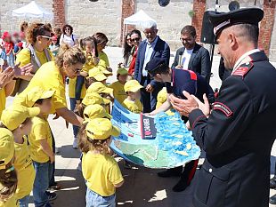 favignana-gli-studenti-diventano-sentinelle-della-legalita-con-larma-dei-carabinieri