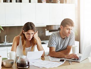 bollette-luce-e-gas-aumento-tra-770-e-1200-euro-a-famiglia