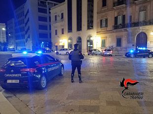 controlli-dei-carabinieri-sulla-circolazione-stradale-ed-alle-attivita-commerciali-del-centro-storico