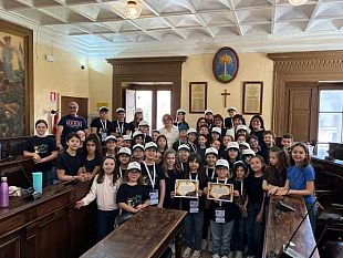il-coro-doremi-ricevuto-a-palazzo-pignatelli-per-il-prestigioso-traguardo-al-sanremo-gef-2026