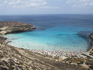castelvetrano/dal-15-luglio-la-spiaggia-dei-conigli-a-lampedusa-sara-su-prenotazione