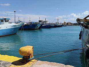 i-pescherecci-di-mazara-in-attivita-dausilio-per-salvataggio-migranti