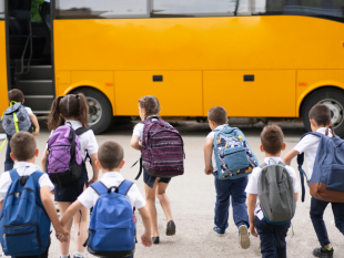 partanna-al-via-il-trasporto-scolastico-per-lanno-20242025