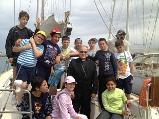 una-giornata-col-vescovo-mogavero-su-tv-2000-e-la-vita-della-diocesi-in-radio