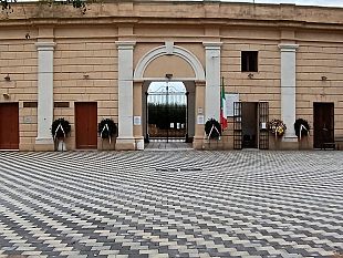 mazara-ecco-in-anteprima-la-nuova-pavimentazione-del-piazzale-dingresso-del-cimitero-comunale