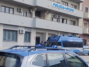 accerchiano-dei-ragazzini-sul-lungomare-di-mazara-e-li-rapinano-la-polizia-arresta-uno-dei-tre-rapinatori