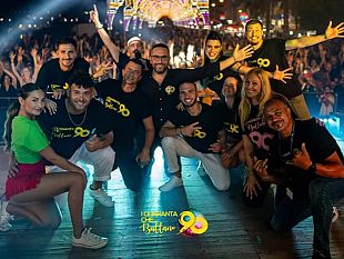 capodanno-a-erice-piazza-della-loggia-trasformata-in-festa-con-i-quaranta-che-ballano-90