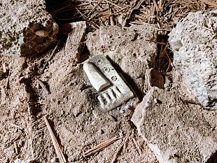 mazara-eccezionale-ritrovamento-a-miragliano-unantica-e-misteriosa-maschera-che-canta-al-vento