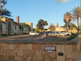 mazara-parcheggio-che-vai-parcheggiatore-abusivo-che-trovi