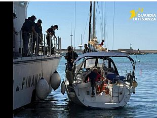 migranti-trasportati-in-barca-a-vela-operazione-della-gdf-tra-agrigento-e-mazara