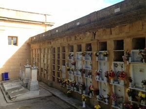 onoriamo-i-nostri-defunti-o-speculiamo-su-di-loro