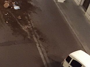 la-scomparsa-del-vaso-in-corso-umberto-i-bisogna-salvare-dal-degrado-le-ceramiche-del-centro-storico