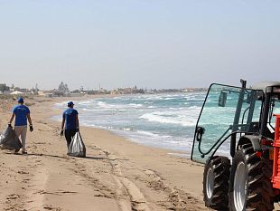 avviata-questa-mattina-la-pulizia-delle-spiagge-libere-a-marsala
