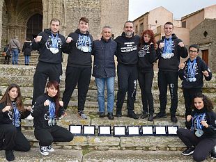 il-comune-di-erice-premia-i-vincitori-dei-mondiali-unificati-wtka-capitanati-dal-maestro-cesare-belluardo