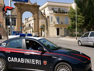 aggredisce-con-una-spranga-i-vigili-del-fuoco-intenti-a-spegnere-un-rogo-arrestato-43enne-a-castelvetrano