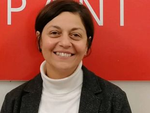 trapani-la-cgil-si-illumina-di-rosso-contro-la-violenza-sulle-donne