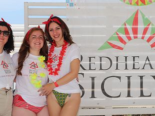 mazara/red-head-sicily-i-rossi-in-spiaggia-per-lorgoglio-red