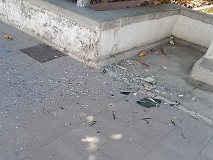 stazione-di-mazara-violenta-rissa-fra-extracomunitari-distrutti-i-vetri-dei-bagni-per-i-viaggiatori