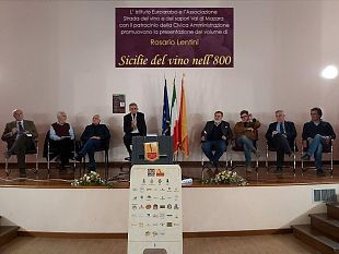 video-mazara-le-sicilie-del-vino-nell800-presentato-il-nuovo-libro-di-rosario-lentini