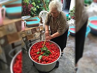 ultime-della-sera-quando-facevamo-la-salsa-di-pomodoro
