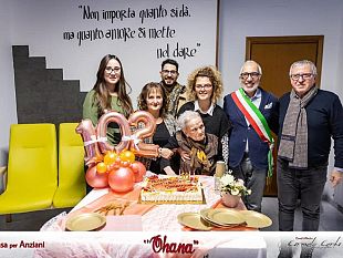 nonna-enza-ribecca-compie-102-anni-e-festeggia-alla-comunita-ohana