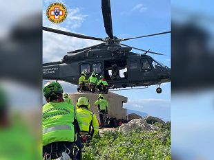 esercitazione-congiunta-di-successo-tra-l82-centro-sar-e-il-cnsas-per-il-soccorso-in-ambienti-impervi