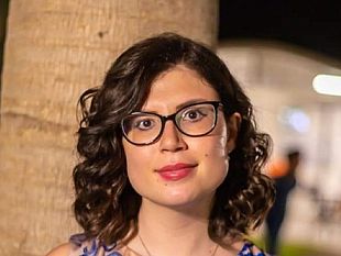 la-scrittrice-castelvetranese-vanessa-reina-ha-scritto-una-poesia-sulla-guerra