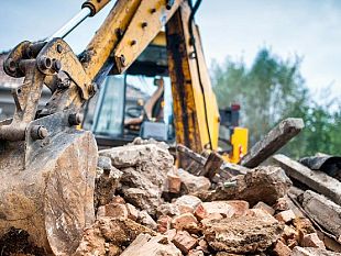 demolizioni-a-triscina-i-carabinieri-denunciano-4-persone-per-gestione-illecita-dei-rifiuti