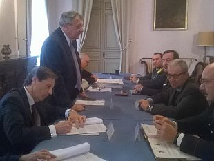 il-commissario-caccamo-sigla-in-prefettura-un-protocollo-per-la-legalita