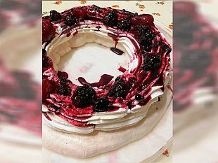 la-ricetta-della-domenica-la-pavlova-il-dolce-di-meringa-tra-croccantezza-e-morbidezza