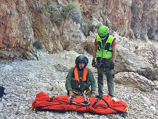 riserva-dello-zingaro-l82o-centro-csar-soccorre-una-signora-in-fibrillazione-ventricolare