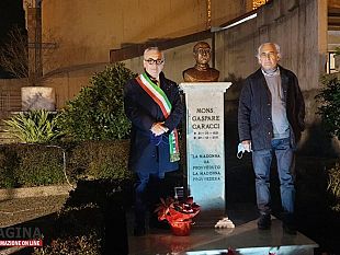 inaugurato-il-busto-bronzeo-di-mons-caracci