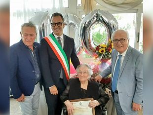 valderice-la-signora-caterina-buzzitta-ha-celebrato-il-suo-100-compleanno