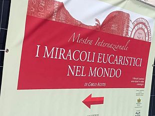 mazara-successo-per-la-mostra-dei-miracoli-eucaristici-del-beato-carlo-acutis