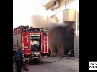 video-incendo-in-un-garage-in-via-guido-dorso-a-mazara