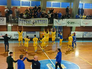 il-futsal-mazara-batte-in-casa-con-un-roboante-6-1-il-messina-e-si-avvicina-alla-zona-playoff