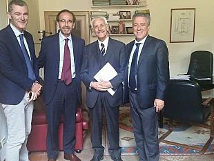 trapani-oddo-accompagna-delegazione-di-operatori-portuali-da-nencini