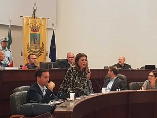 mazara-il-consiglio-approva-il-rendiconto-2018-maggioranza-quasi-bulgara-per-lamministrazione-quinci-con-ladesione-di-pietro-marino-e-enza-chirco-in-x-mazara