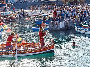 ad-aci-trezza-domenica-pomeriggio-si-rinnova-la-storia-con-la-tradizionale-pantomima-u-pisci-a-mari