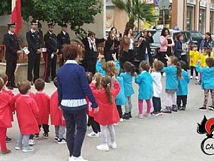 castellammare-4-novembre-2022-festa-coi-bambini-davanti-la-stazione-carabinieri