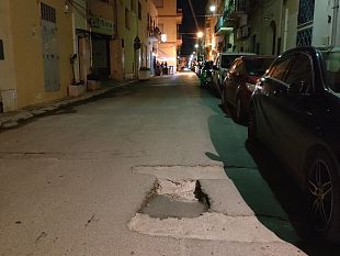 mazara-voragine-in-via-ten-gaspare-romano-grosso-pericolo-per-cittadini-e-turisti