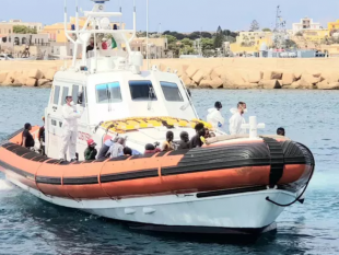 naufragio-nel-canale-di-sicilia-ricerche-per-dispersi-10-superstiti-e-6-cadaveri-recuperati