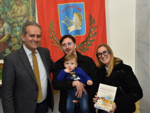 marsala-a-palazzo-di-citta-il-piccolo-gabriele-pellegrino-protagonista-nel-docufilm-di-martin-scorsese