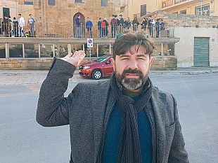 video-san-nicolo-regale-ma-se-la-terrazza-e-pericolante-perche-possono-accedervi-studenti-nessuna-transenna