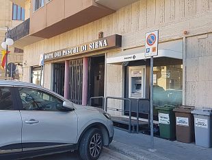 mazara-piazza-mokarta-unauto-con-cartellino-disabile-prima-fatta-parcheggiare-e-poi-multata-strana-vicenda-accaduta-a-due-vacanzieri