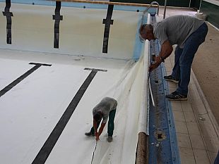 marsala-piscina-comunale-chiusa-fino-a-settembre-per-la-sostituzione-del-telo-della-vasca