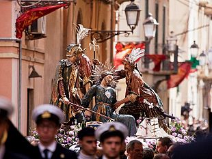 tra-ciaccole-e-cera-alle-14-00-le-emozioni-della-processione-dei-misteri-di-trapani