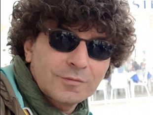 lo-scrittore-e-giornalista-carmelo-sardo-a-favignana-per-ultimare-il-suo-nuovo-libro